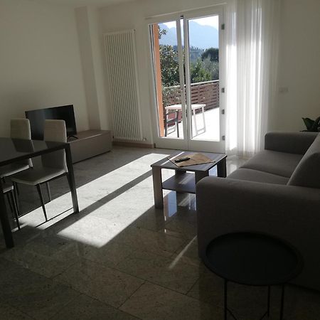 Appartamento La Terrazza Riva del Garda Luaran gambar
