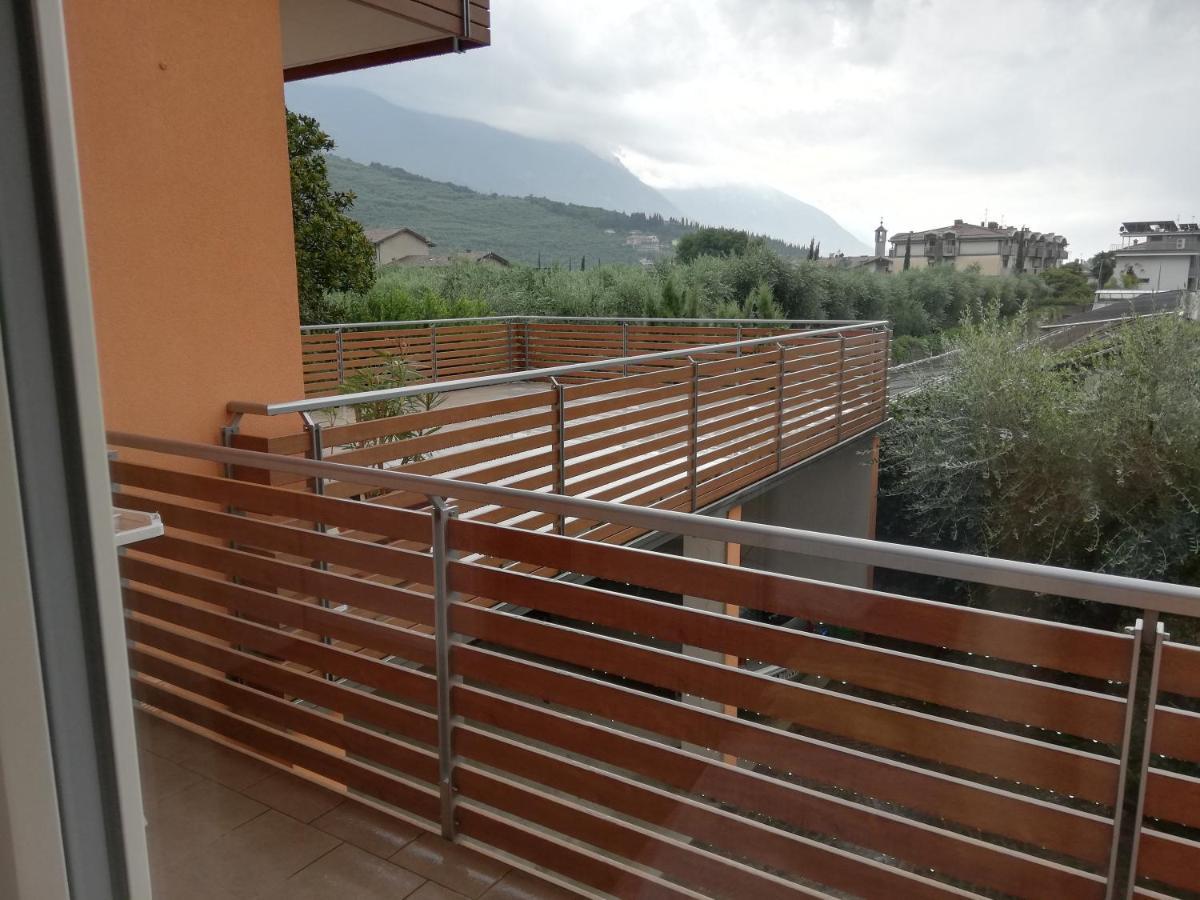 Appartamento La Terrazza Riva del Garda Luaran gambar