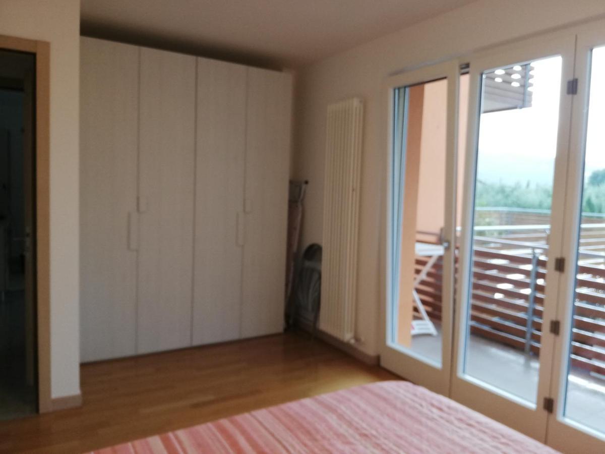 Appartamento La Terrazza Riva del Garda Luaran gambar