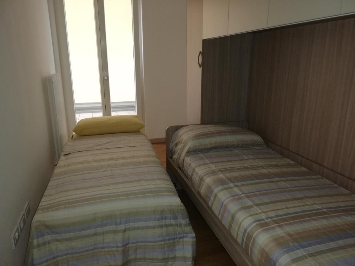 Appartamento La Terrazza Riva del Garda Luaran gambar